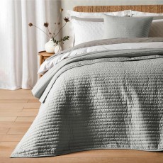 Quilted Lines Bedspread 220 x 230cm Quilted Lines Bedspread 220 x 230cm