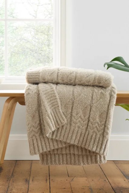 Bianca Cable Knit Throw 150 X 200
