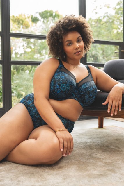 Goddess Kayla UW Bra