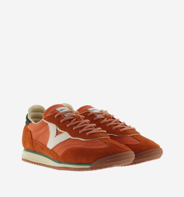 Victoria Saturno Trainers